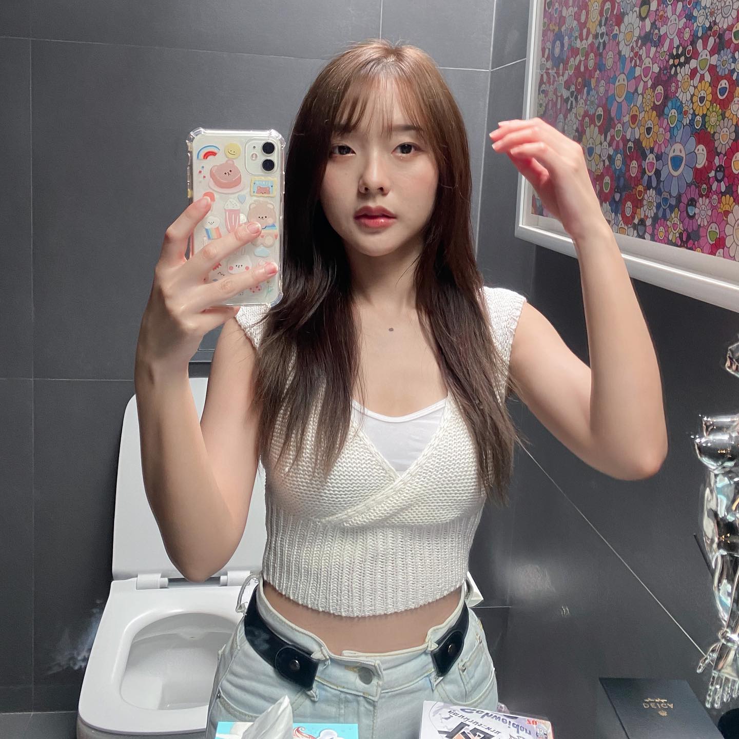 น้องปิ่น อมยิ้ม เสื้อขาว 6 รูป