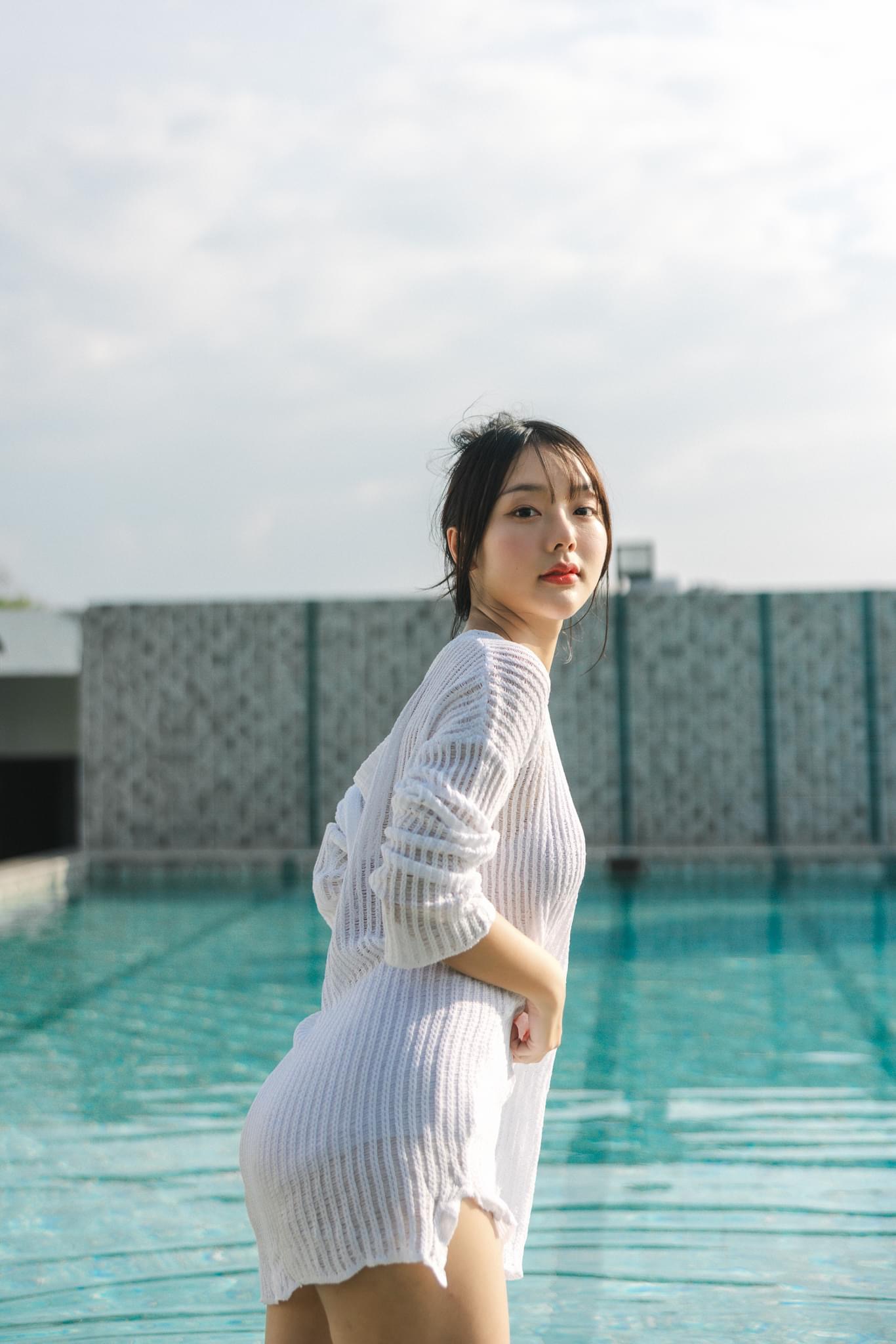 น้องปิ่น Pinomyim ริมสระ 7 รูป