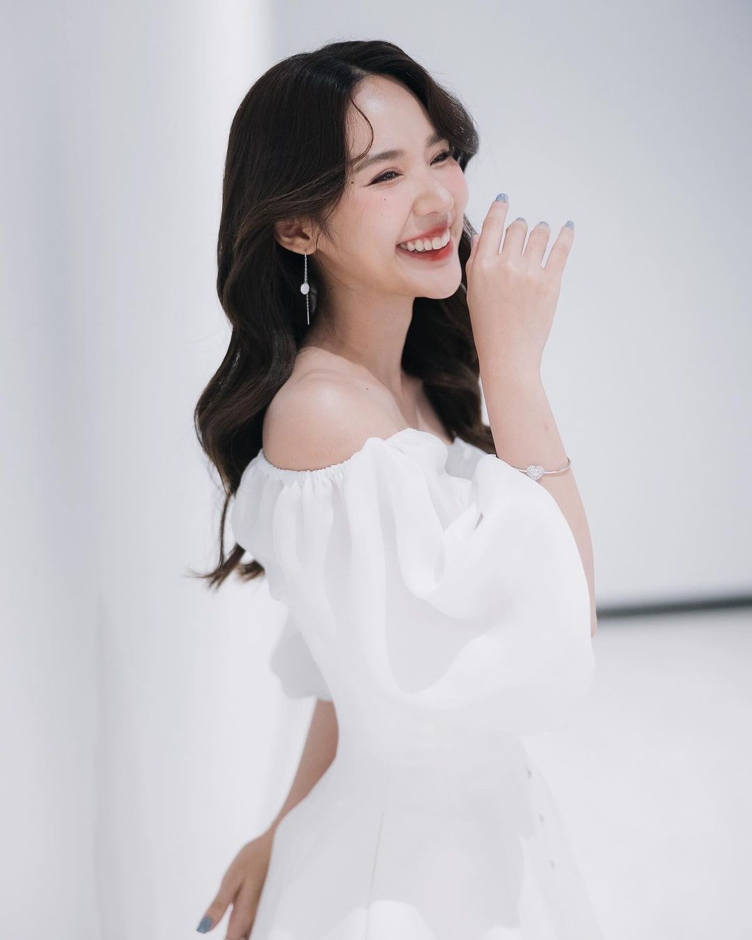ญดา นริลญา ชุดขาว 4 รูป