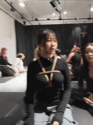 770C302A-F51B-4A81-9426-DB4B188996E3.gif
